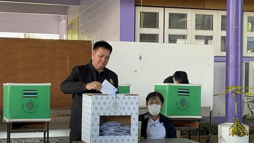 ชัยนาทคึกคัก! ประชาชนแห่ใช้สิทธิเลือกตั้งล่วงหน้าปี 69 หนาแน่น ผู้ว่าฯ นำทีมต่อคิว เสียงสะท้อน ปชช. ประสานเสียงอยากเปลี่ยนผู้นำ-เร่งแก้ปากท้อง